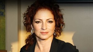 Γκλόρια Εστεφάν: Η πρώτη Λατίνα σταρ που εισήχθη στο Hall of Fame των τραγουδιστών