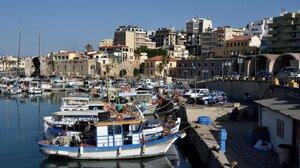 Οι Βρετανοί... ψάχνουν σαν τρελοί ένα πακέτο διακοπών στην Κρήτη!