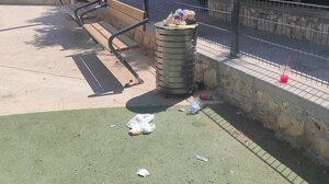 "Τα παιδιά μας παίζουν μέσα στα σκουπίδια και στη βρωμιά"