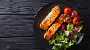 Σολομός στη σχάρα με σουσάμι