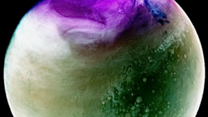 Ο… υπεριώδης Αρης μέσα από δύο εντυπωσιακές εικόνες της NASA