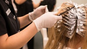 Αποκριάτικη γιορτή και κοπή πίτας από τους κουρείς και κομμωτές του Ηρακλείου