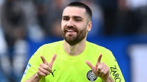 Ο Τοράλ φεύγει, ο χαφ έρχεται