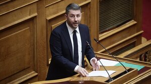 Τρεις φορές επιχείρησαν να παρακολουθήσουν τον Ανδρουλάκη!