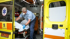 Πάτρα: 16χρονος έπεσε από τον 3ο όροφο του παλιού Σανατορίου!