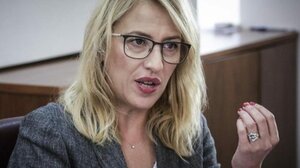 Ρένα Δούρου: Πολλαπλασιάζονται οι συνεντεύξεις Γεραπετρίτη, πολλαπλασιάζονται οι σοβαρές ανησυχίες  