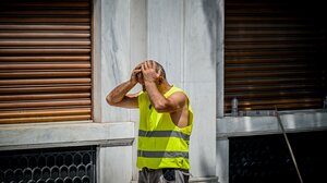 Καύσωνας: Έκτακτα μέτρα για την προστασία των εργαζομένων – Τι λέει το ΕΚΗ