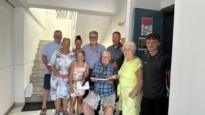 Επισκέπτεται την Ελούντα τα τελευταία 45 χρόνια