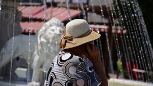 Συμβουλές ... καύσωνα προς τους εργαζόμενους από το Εργατικό Κέντρο Ηρακλείου