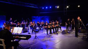 Εντυπωσίασαν, στο κηποθέατρο "Καζαντζάκης", το Μουσικό Σχολείο και ο Β. Ξημέρης