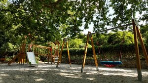 Μια νέα σύγχρονη παιδική χαρά για το Φόδελε