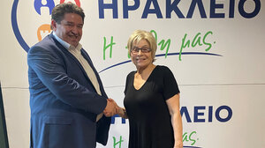 Στο πλευρό του Μιχάλη Καραμαλάκη η Μαρία Λυράκη