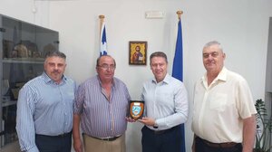 Εθιμοτυπική επίσκεψη στο Δήμο Χερσονήσου είχαν απόστρατοι της Πολεμικής Αεροπορίας