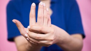 Σύνδρομο καρπιαίου σωλήνα: Πώς συνδέεται με την καρδιακή ανεπάρκεια