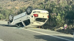 Τροχαίο με ανατροπή ΙΧ στους Πέρα Γαλήνους