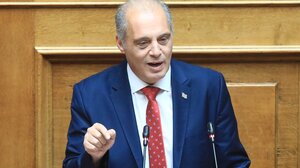 Βελόπουλος: Αφήνετε να μπαίνουν στη χώρα λαθρομετανάστες
