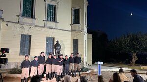 Χανιά: Συγκίνηση στα αποκαλυπτήρια του ανδριάντα του Μανούσου Κούνδουρου