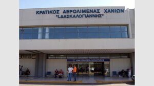 Η βλάβη στο αεροσκάφος... παρέτεινε τη διαμονή τους στην Κρήτη