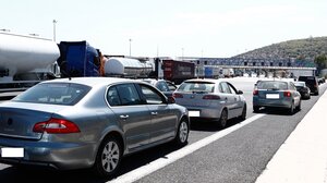 Πυρκαγιά σε βυτιοφόρο: Σε εξέλιξη διαδικασία μετάγγισης του υγραερίου