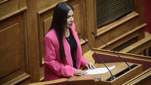 Αναστολή πλειστηριασμών για τους σεισμόπληκτους του δήμου Μινώα ζητά η Ελένη Βατσινά