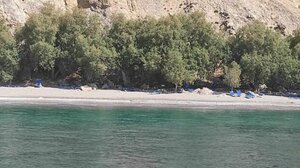 Εκκένωσαν παραλία στα Σφακιά, υπό τον φόβο κατολίσθησης