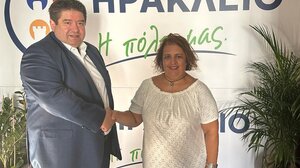 Η Πάτρα Τζανάκη υποψήφια με τον Μιχάλη Καραμαλάκη