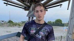 21χρονος Ολλανδός σκότωσε τον πατέρα και τον φίλο του – Βρέθηκε γυμνός έξω από εκκλησία