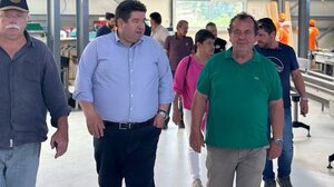 Σε συσκευαστήρια στον Προφήτη Ηλία ο Μιχάλης Καραμαλάκης