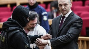 Κατέθεσε την υποψηφιότητά του για τον δήμο Αθηναίων ο χρυσαυγίτης Κασιδιάρης