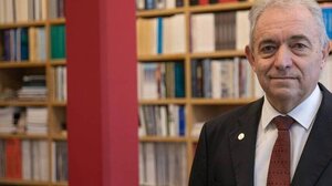 Σήμα κινδύνου από Ευθύμη Λέκκα για τον Κρόνιο Λόφο στην Αρχ. Ολυμπία