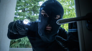 Άρπαξε 5000 ευρώ από μαγαζί αλλά συνελήφθη 