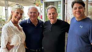 Στην Ελλάδα για διακοπές ο Μπομπ Μενέντεζ