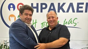 O Aντιστράτηγος ε.α. Γιώργος Ζαμπετάκης στο πλευρό του Μιχάλη Καραμαλάκη