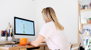 Τηλεργασία: Οι εργαζόμενοι από το σπίτι χάνουν τις προαγωγές - Δείτε γιατί