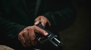 Παράνυμφοι: 19χρονος καταγγέλλεται ότι «γάζωσε» σπίτι και αυτοκίνητο κτηνοτρόφου