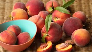 Γιατί τα ροδάκινα έχουν χνουδωτή φλούδα με υφή σαν δέρμα