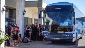 Δωρεάν διακοπές στη Ρόδο για τους τουρίστες που έφυγαν νωρίτερα από το νησί λόγω της φωτιάς