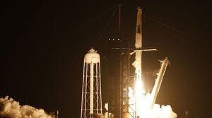 Space X: Εκτοξεύθηκε το Crew Dragon 