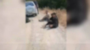 Έβρος: Ο άνδρας που είχε κρατούμενους μετανάστες εμφανίστηκε με τον δικηγόρο του στην Ασφάλεια