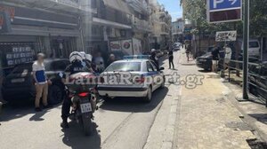 Συμπλοκή νεαρών, μέρα μεσημέρι, στο κέντρο της Λαμίας