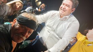 Η ξεχωριστή μαντινάδα για τον Μ. Καραμαλάκη- Δείτε βίντεο