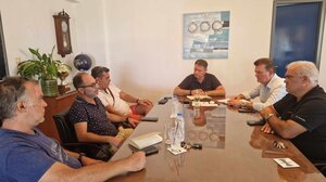 Συνάντηση με τον Εμπορικό Σύλλογο Χερσονήσου, είχε ο Δήμαρχος Γιάννης Σέγκος