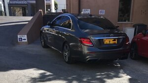 Πάρκαρε στη ράμπα ανενόχλητος!