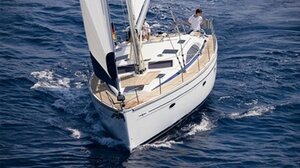 Ακυβέρνητο ιστιοφόρο με μετανάστες μεταξύ Ηρακλείου και Σαντορίνης