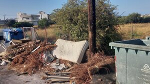 Σκουπιδότοπος και η αγανάκτηση πιάνει "κόκκινο"