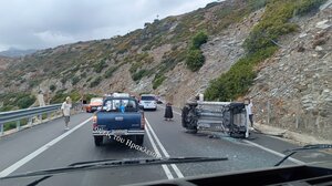 Η βροχή έφερε τροχαίο ατύχημα στην Αγία Πελαγία