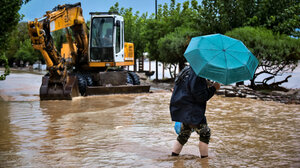 Αχ. Μπέος: Όλος ο Βόλος έγινε λίμνη – Το 80% της πόλης δεν έχει ρεύμα – Κινδύνευσαν ζωές