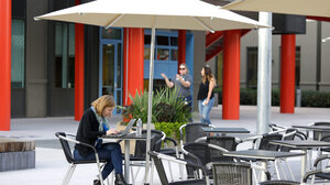 Ευκαιρίες πρόσληψης με υψηλούς μισθούς για επιστήμονες του εξωτερικού