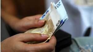 Από πότε οι πολίτες στηρίζουν και οικονομικά τα κόμματα;