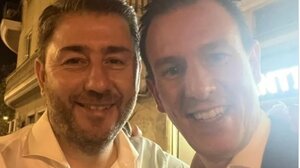 Ανδρουλάκης και Δουδωνής γιόρτασαν με «βρώμικο» τη νίκη